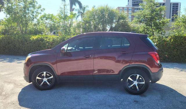 Photo of 2016 Crimson Metallic Chevrolet Trax