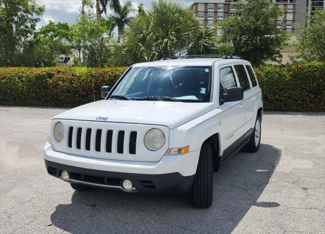 Photo of 2014 Bright White Clearcoat Jeep Patriot