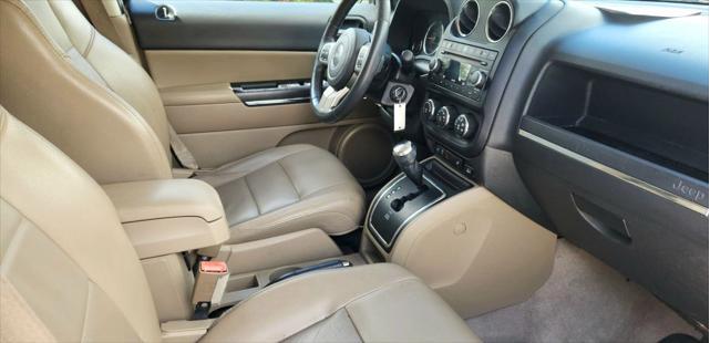 Photo of 2014 Bright White Clearcoat Jeep Patriot
