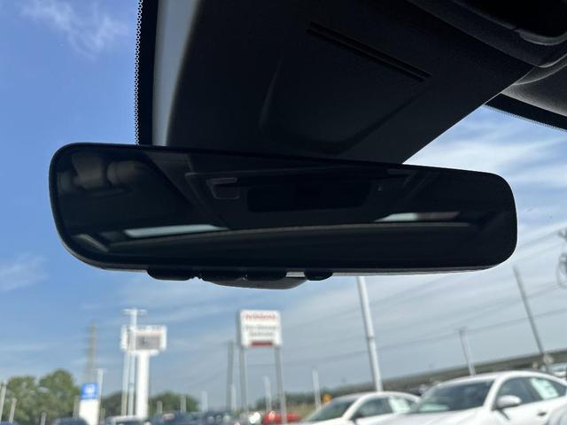 Photo of 2023 Lunar Silver Metallic Honda Civic