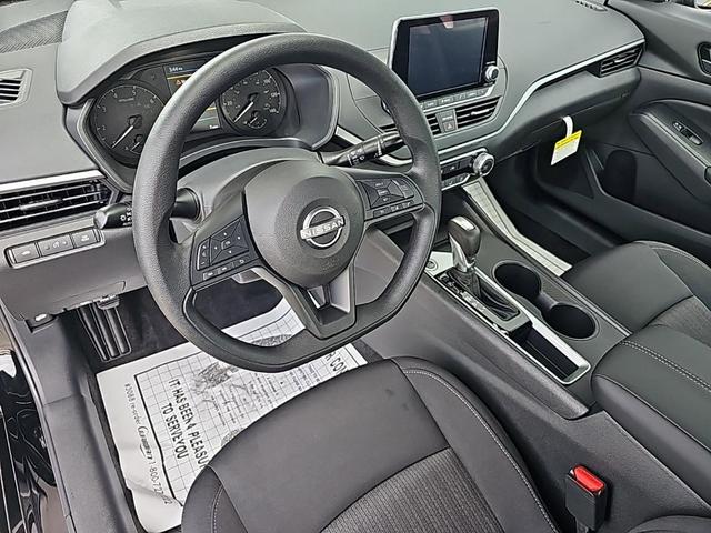 Photo of 2025 Black Nissan Altima