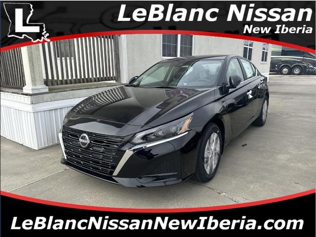 Photo of 2025 Black Nissan Altima