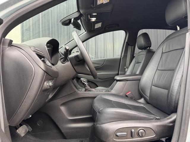Photo of 2022 Seaglass Blue Metallic Chevrolet Equinox