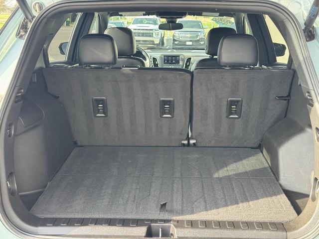 Photo of 2022 Seaglass Blue Metallic Chevrolet Equinox