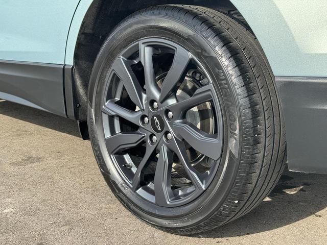 Photo of 2022 Seaglass Blue Metallic Chevrolet Equinox