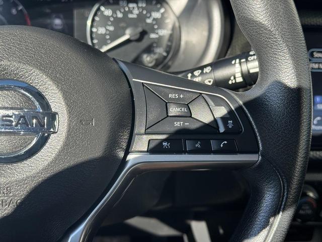 Photo of 2021 Gun Metallic Nissan Kicks