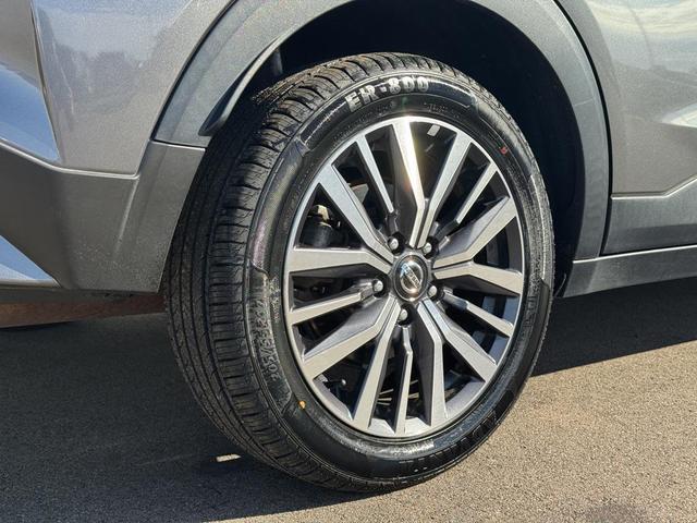 Photo of 2021 Gun Metallic Nissan Kicks