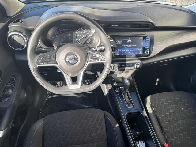 Photo of 2021 Gun Metallic Nissan Kicks
