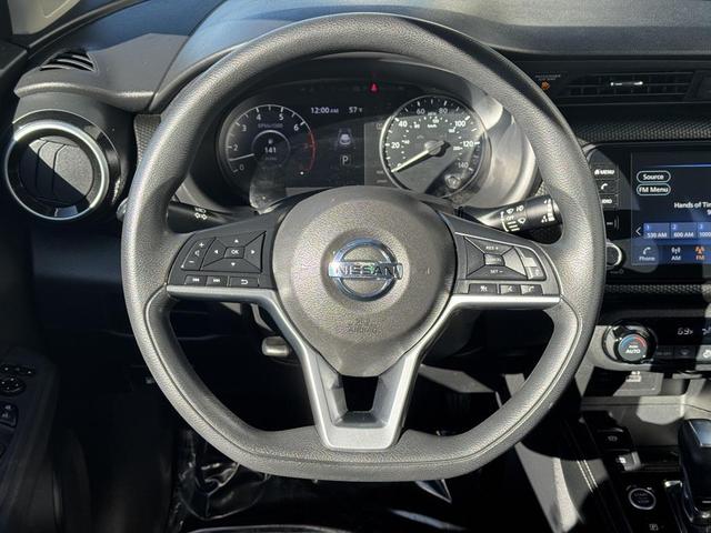 Photo of 2021 Gun Metallic Nissan Kicks