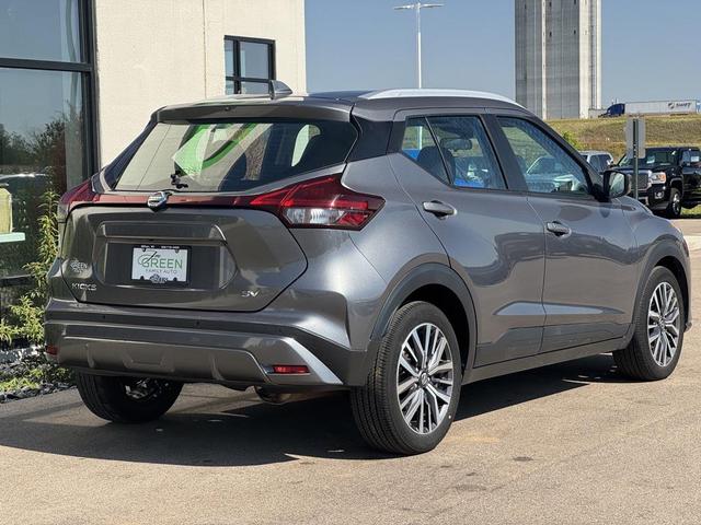 Photo of 2021 Gun Metallic Nissan Kicks