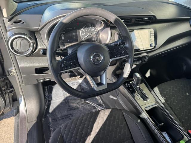 Photo of 2021 Gun Metallic Nissan Kicks