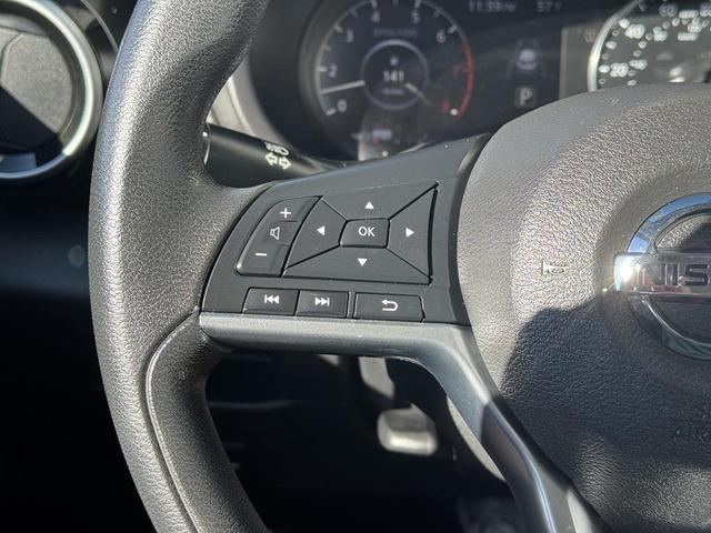 Photo of 2021 Gun Metallic Nissan Kicks