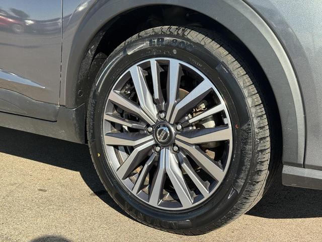 Photo of 2021 Gun Metallic Nissan Kicks