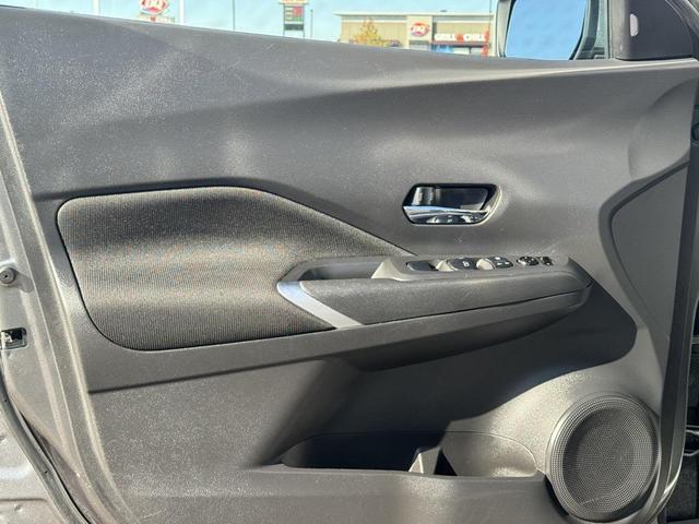 Photo of 2021 Gun Metallic Nissan Kicks