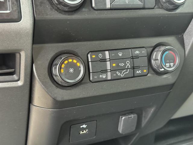 Photo of 2021 Oxford White Ford F-250