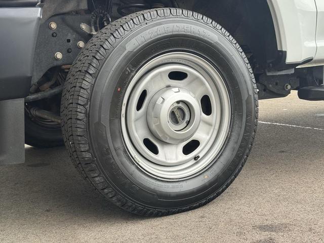 Photo of 2021 Oxford White Ford F-250