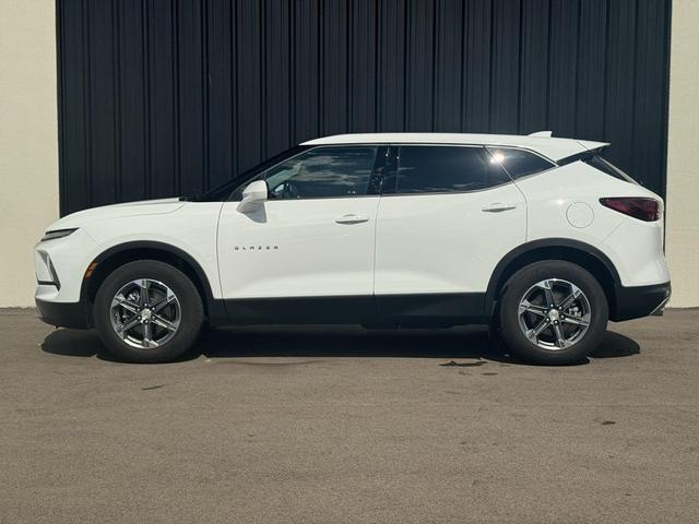 Photo of 2024 Summit White Chevrolet Blazer