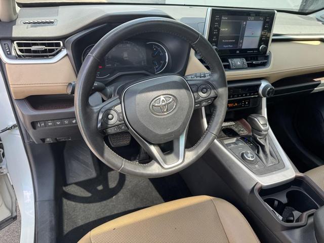 Photo of 2021 Blizzard Pearl Toyota RAV4 Hybrid