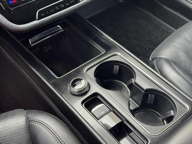 Photo of 2022 Infinite Black Metallic Clearcoat Lincoln Corsair