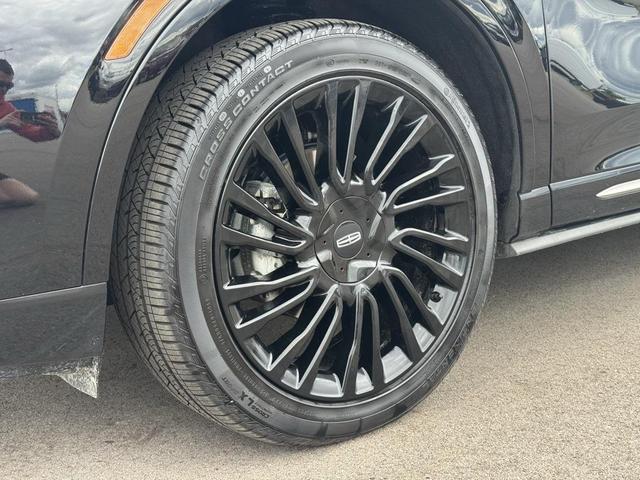 Photo of 2022 Infinite Black Metallic Clearcoat Lincoln Corsair