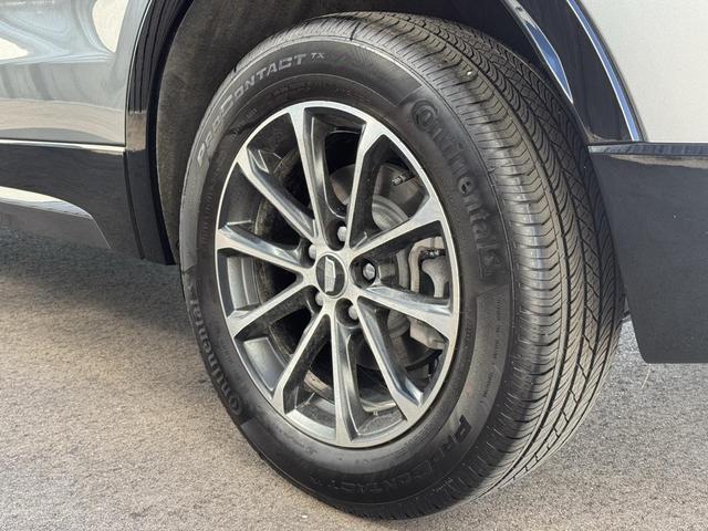 Photo of 2024 Argent Silver Metallic Cadillac XT4