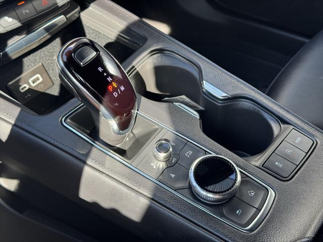 Photo of 2024 Argent Silver Metallic Cadillac XT4