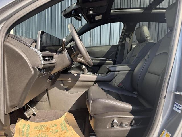 Photo of 2024 Argent Silver Metallic Cadillac XT4