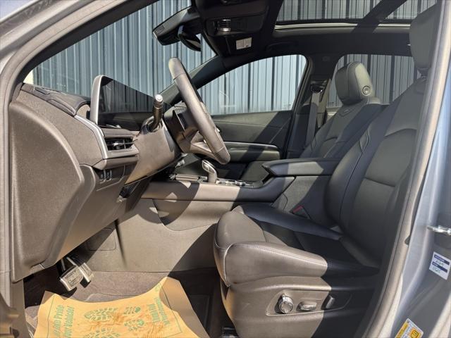 Photo of 2024 Argent Silver Metallic Cadillac XT4