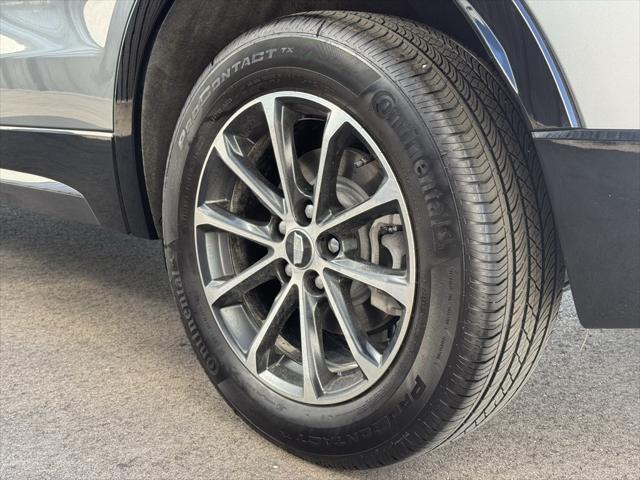 Photo of 2024 Argent Silver Metallic Cadillac XT4