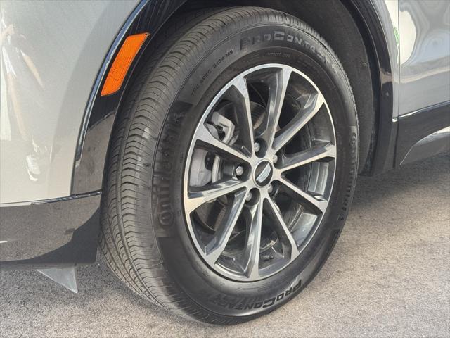 Photo of 2024 Argent Silver Metallic Cadillac XT4
