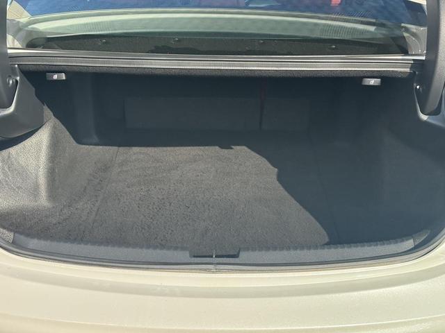 Photo of 2021 Platinum White Pearl Acura TLX