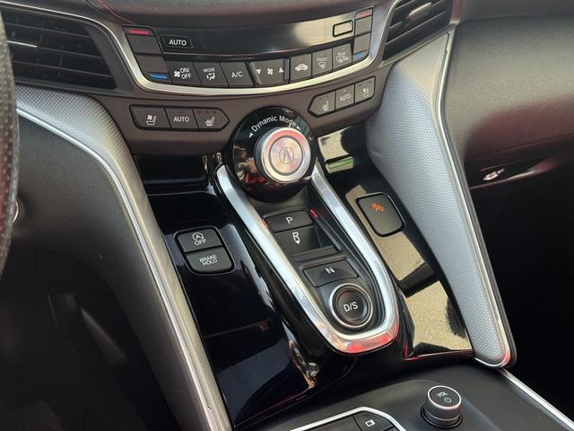 Photo of 2021 Platinum White Pearl Acura TLX