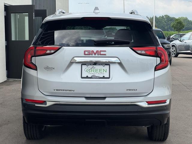 Photo of 2018 Quicksilver Metallic GMC Terrain