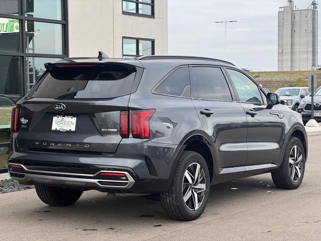Photo of 2021 Gravity Grey Kia Sorento