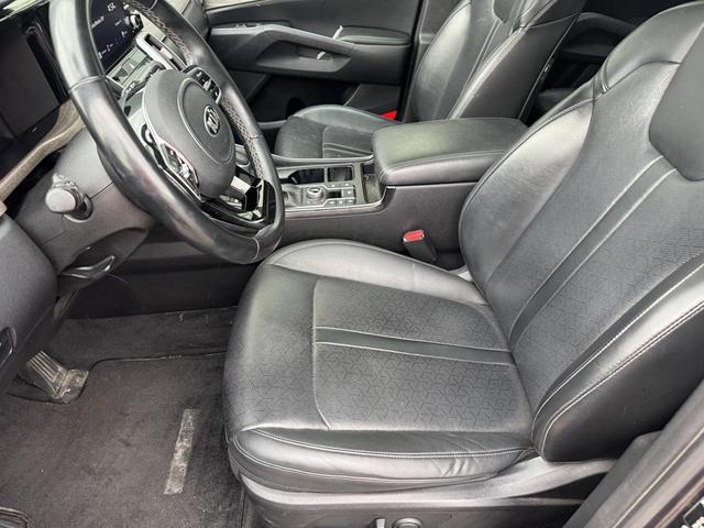 Photo of 2021 Gravity Grey Kia Sorento