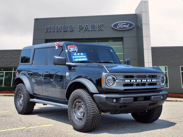 Photo of 2024 SHADOW BLACK Ford Bronco