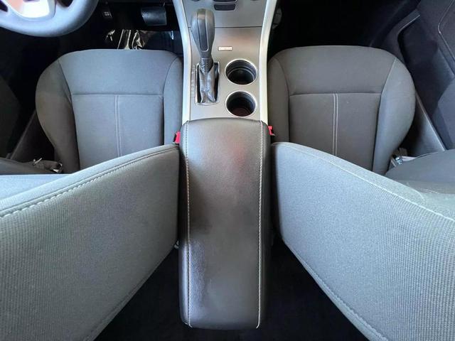 Photo of 2013 Ingot Silver Metallic Ford Edge