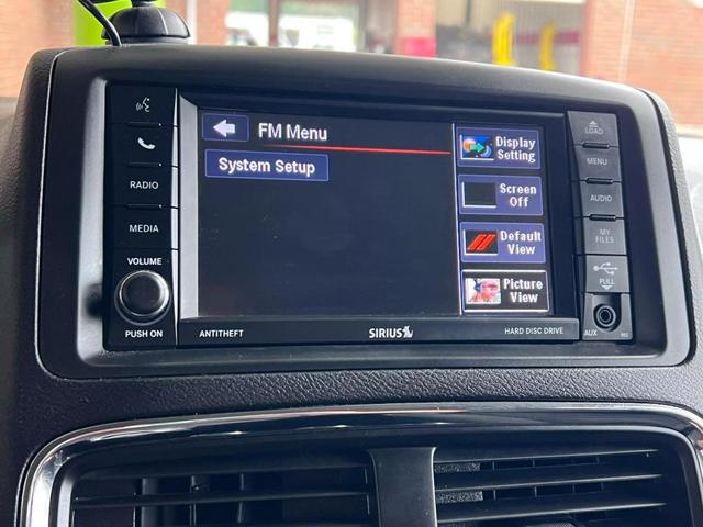 Photo of 2019 White Knuckle Clearcoat Dodge Grand Caravan