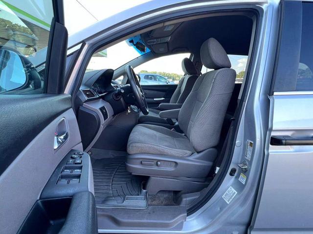 Photo of 2014 Alabaster Silver Metallic Honda Odyssey