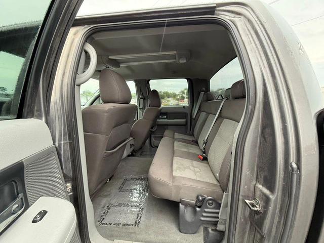 Photo of 2004 Gray Ford F-150
