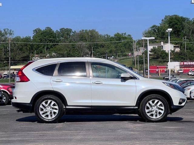 Photo of 2015 White Honda CR-V