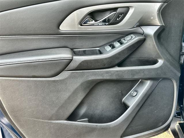 Photo of 2023 Northsky Blue Metallic Chevrolet Traverse