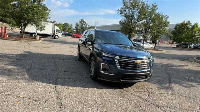 Photo of 2023 Northsky Blue Metallic Chevrolet Traverse