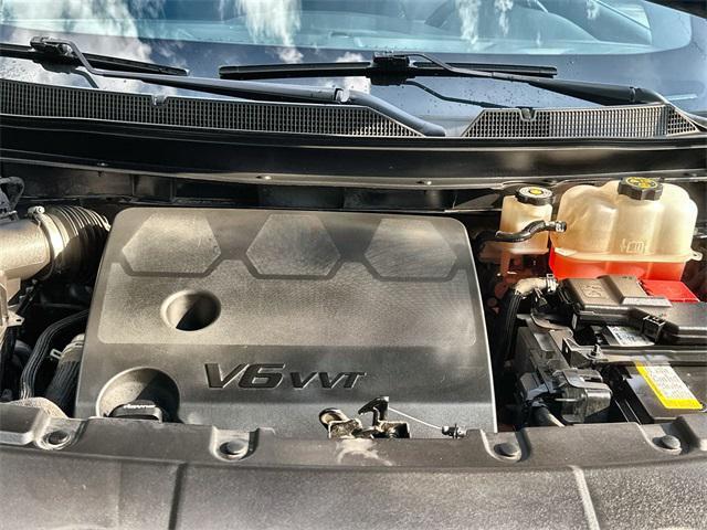Photo of 2023 Northsky Blue Metallic Chevrolet Traverse