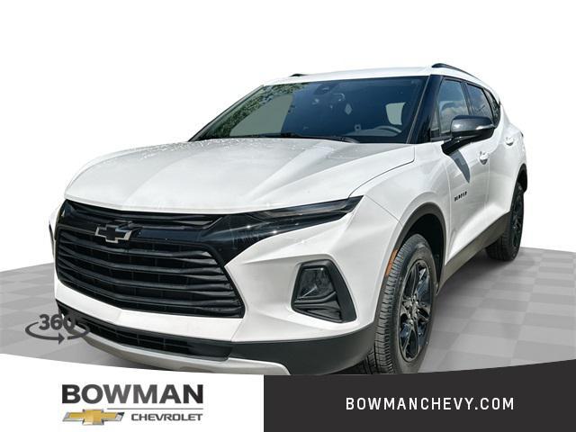 Photo of 2022 Summit White Chevrolet Blazer