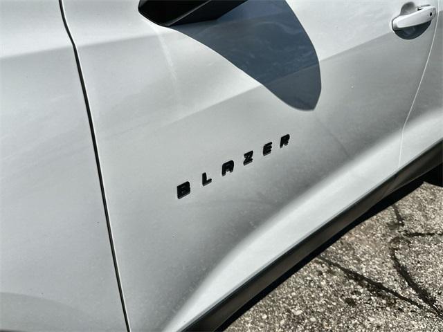 Photo of 2022 Summit White Chevrolet Blazer