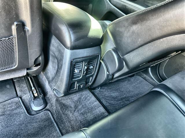 Photo of 2018 Bright White Clearcoat Jeep Grand Cherokee
