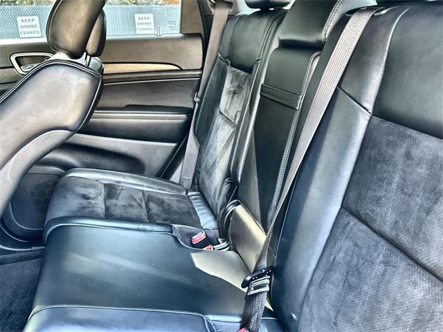 Photo of 2018 Bright White Clearcoat Jeep Grand Cherokee