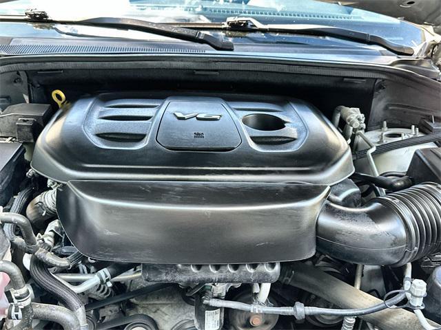 Photo of 2018 Bright White Clearcoat Jeep Grand Cherokee