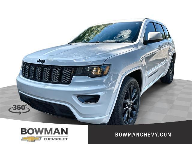 Photo of 2018 Bright White Clearcoat Jeep Grand Cherokee